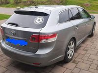 Gebraucht Toyota Avensis Executive 150 PS (110 kW) 2011 Silber Kombi