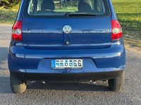 Usata VW Fox 75 CV (55 kW) 2005 Blu Utilitaria