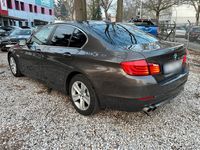 Gebraucht BMW 520 185 PS (136 kW) 2012 Braun Limousine