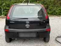 Second-hand Opel Corsa 77 CP (56 kW) 2003 Negru Hatchback