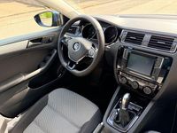 Second-hand VW Jetta 170 CP (125 kW) 2016 Albastru Berlinǎ