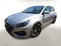 Neu Hyundai i30 101 PS (74 kW) 2026 Shimmering silver metallic Kleinwagen