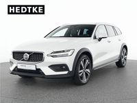Gebraucht Volvo V60 CC Ultimate 197 PS (144 kW) 2023 Weiß Kombi