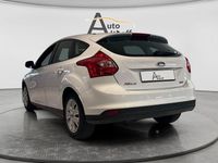 Gebraucht Ford Focus 101 PS (74 kW) 2014 Weiß Limousine