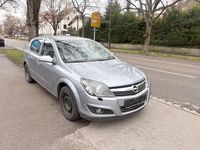 Gebraucht Opel Astra Innovation 116 PS (85 kW) 2008 Silber Limousine