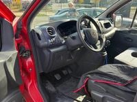 Gebraucht Opel Vivaro 140 PS (102 kW) 2015 Rot Van / Kleinbus