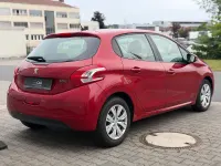 Gebraucht Peugeot 208 Active 82 PS (60 kW) 2015 Rot Kleinwagen