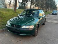 Gebraucht Opel Vectra 101 PS (74 kW) 1996 Grün Limousine