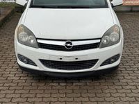 Gebraucht Opel Astra GTC 90 PS (66 kW) 2010 Weiß Kleinwagen