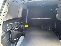 Second-hand VW ID. Buzz 150 kW (204 CP) 2023 Alb Monovolum