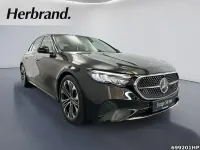 Gebraucht Mercedes E200 Avantgarde 204 PS (150 kW) 2025 Metalliclack obsidianschwarz Limousine
