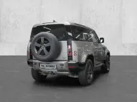 Gebraucht Land Rover Defender SE 200 PS (147 kW) 2023 Pangea green (metallic) SUV