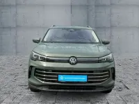 Gebraucht VW Tiguan Elegance 272 PS (200 kW) 2025 Cipressinogrün metallic SUV