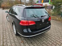 Gebraucht VW Passat Highline 140 PS (102 kW) 2013 Schwarz Kombi
