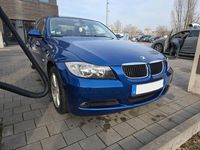 Gebraucht BMW 318 129 PS (94 kW) 2007 Blau Limousine
