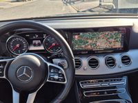 Second-hand Mercedes E300 122 CP (89 kW) 2019 Negru Break