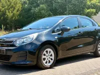 Gebraucht Kia Rio 84 PS (61 kW) 2015 Schwarz Limousine
