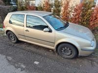 Gebraucht VW Golf IV Basis 105 PS (77 kW) 2001 Gold Limousine