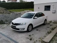 Gebraucht Skoda Rapid Ambition 90 PS (66 kW) 2014 Weiß Kleinwagen