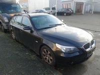 Gebraucht BMW 525 177 PS (130 kW) 2004 Schwarz Kombi