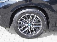 Gebraucht BMW iX1 M Sport 225 kW (306 PS) 2023 Saphirschwarz SUV