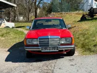 Gebraucht Mercedes 300 80 PS (58 kW) 1984 Rot Limousine