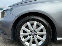 Gebraucht Mercedes A180 Style 122 PS (89 kW) 2013 Grau Limousine