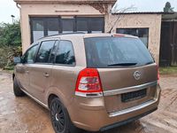 Gebraucht Opel Zafira 140 PS (102 kW) 2012 Braun Van / Kleinbus