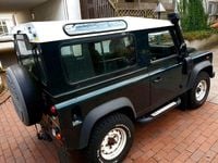 Gebraucht Land Rover Defender 122 PS (89 kW) 2015 Dkl. grün (metallic) SUV