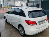 Gebraucht Mercedes B180 109 PS (80 kW) 2015 Weiß Kleinwagen