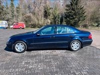 Gebraucht Mercedes E240 177 PS (130 kW) 2003 Blau Limousine