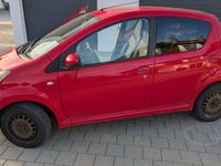 Gebraucht Toyota Aygo 68 PS (50 kW) 2011 Rot Kleinwagen