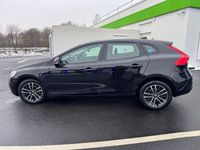 Gebraucht Volvo V40 Momentum 122 PS (89 kW) 2017 Schwarz Limousine