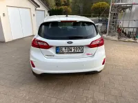Second-hand Ford Fiesta 101 CP (74 kW) 2017 Alb Hatchback