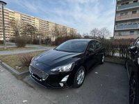 Gebraucht Ford Focus Cool & Connect 101 PS (74 kW) 2021 Schwarz Kombi