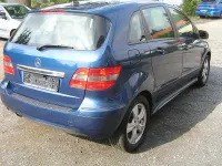 Gebraucht Mercedes B200 136 PS (100 kW) 2010 Blau Van / Kleinbus