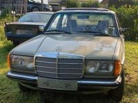 Gebraucht Mercedes E230 136 PS (100 kW) 1984 Beige Limousine
