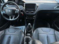 gebraucht Peugeot 2008 1.6 VTi +2xPDC+KLIMAAUTO+SHZ+LEDER