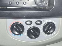 Gebraucht Renault Trafic Komfort 114 PS (83 kW) 2008 Silber Van / Kleinbus