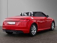 Gebraucht Audi TT Roadster Design 179 PS (131 kW) 2017 Rot Cabrio