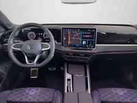 Gebraucht VW Passat R-line 150 PS (110 kW) 2025 Grenadillschwarz metallic (metallic) Kombi