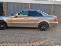 Gebraucht Mercedes E240 177 PS (130 kW) 2005 Silber Limousine