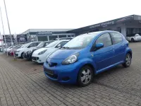 Gebraucht Toyota Aygo Basis 68 PS (50 kW) 2009 Blau Kleinwagen