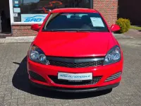 Używany Opel Astra GTC Selection 90 KM (66 kW) 2009 Czerwony Sedan/Limuzyna