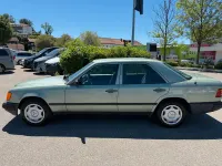Gebraucht Mercedes 230 132 PS (97 kW) 1989 Grün Limousine