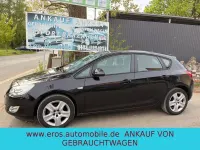 Używany Opel Astra Edition 116 KM (85 kW) 2010 Czarny Sedan/Limuzyna