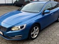 Gebraucht Volvo V60 190 PS (139 kW) 2016 Blau Kombi