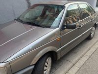 Gebraucht VW Passat 90 PS (66 kW) 1992 Grau Limousine