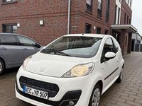 Gebraucht Peugeot 107 Active 68 PS (50 kW) 2013 Weiß Kleinwagen