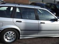Gebraucht BMW 320 Sport Line 150 PS (110 kW) 1999 Silber Kombi